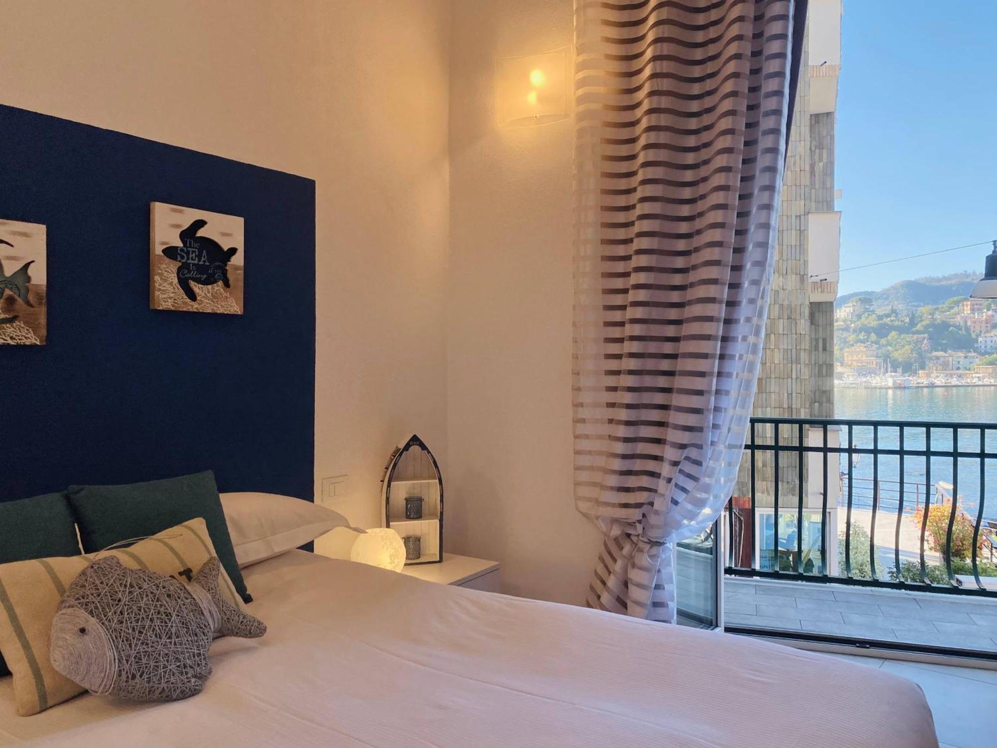 Alla Casa Rosa Al Mare- Centrale A Di Fronte Al Mare- Emozionante- Garage Privato Gratuito A 800 Mt- Aria Condizionata-Wifi Rapallo Bagian luar foto
