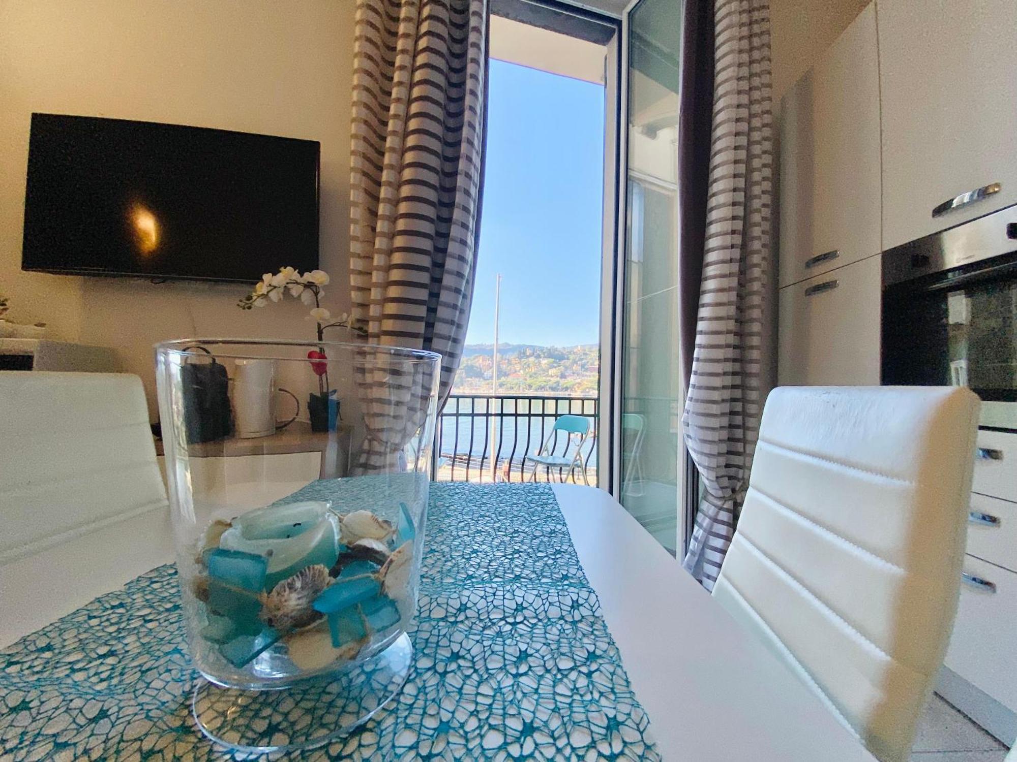 Alla Casa Rosa Al Mare- Centrale A Di Fronte Al Mare- Emozionante- Garage Privato Gratuito A 800 Mt- Aria Condizionata-Wifi Rapallo Bagian luar foto